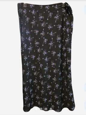 Cottagecore Black Midi Skirt with Floral Print
